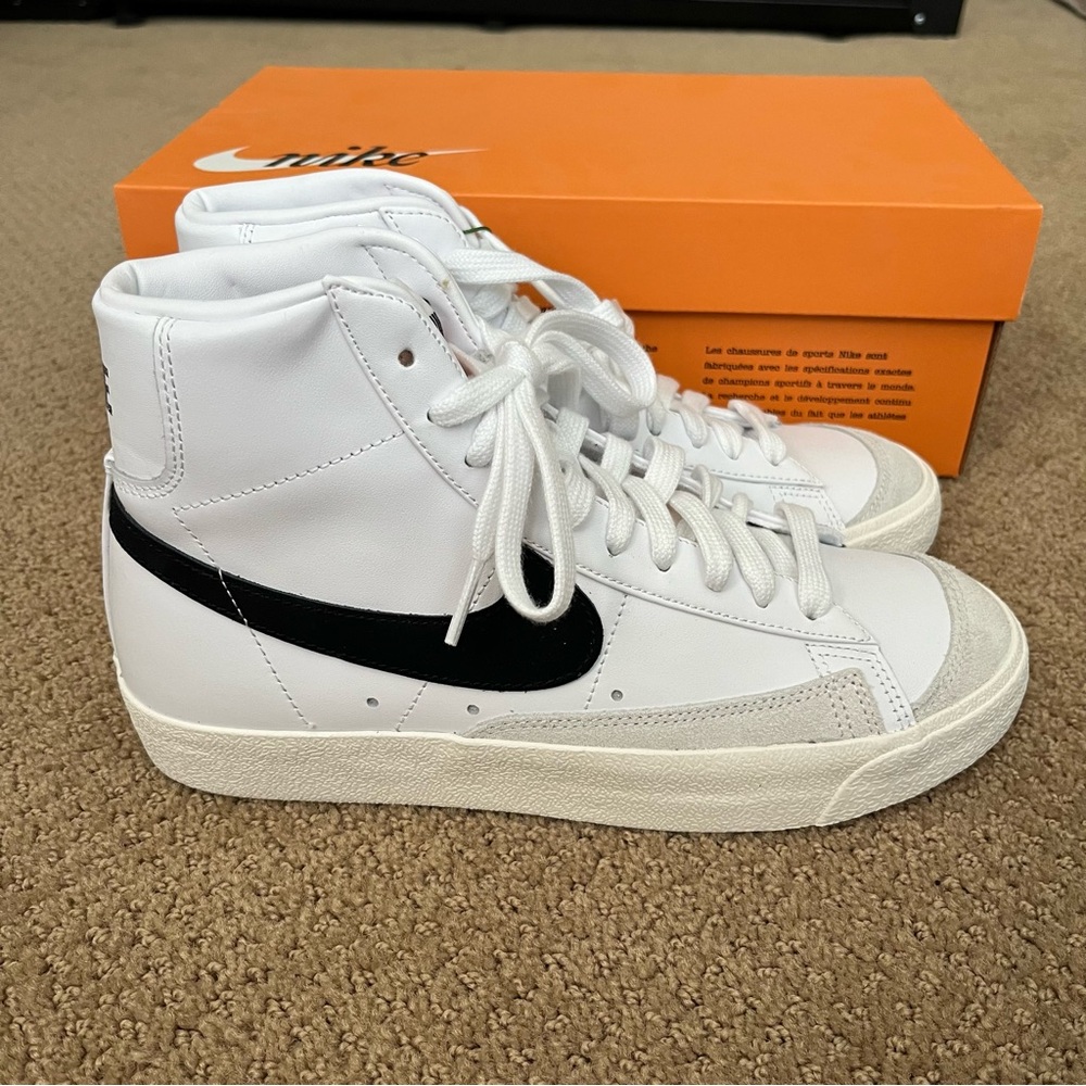 Nike Women’s Blazer Mid ‘77 Vintage Sneakers